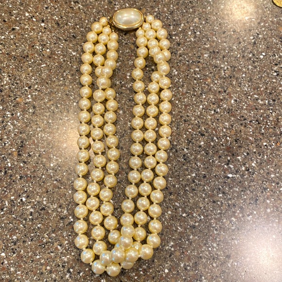 Vintage Carolee 3-Strand Faux Pearl Choker Necklace 17” - Picture 3 of 5